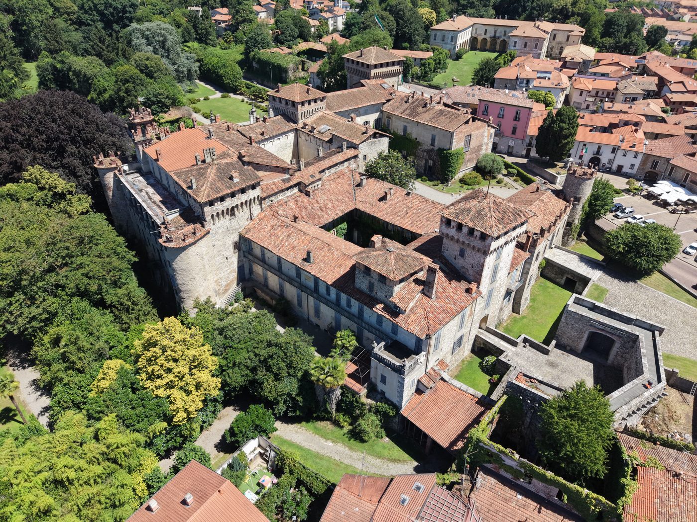 Le corti interne del complesso